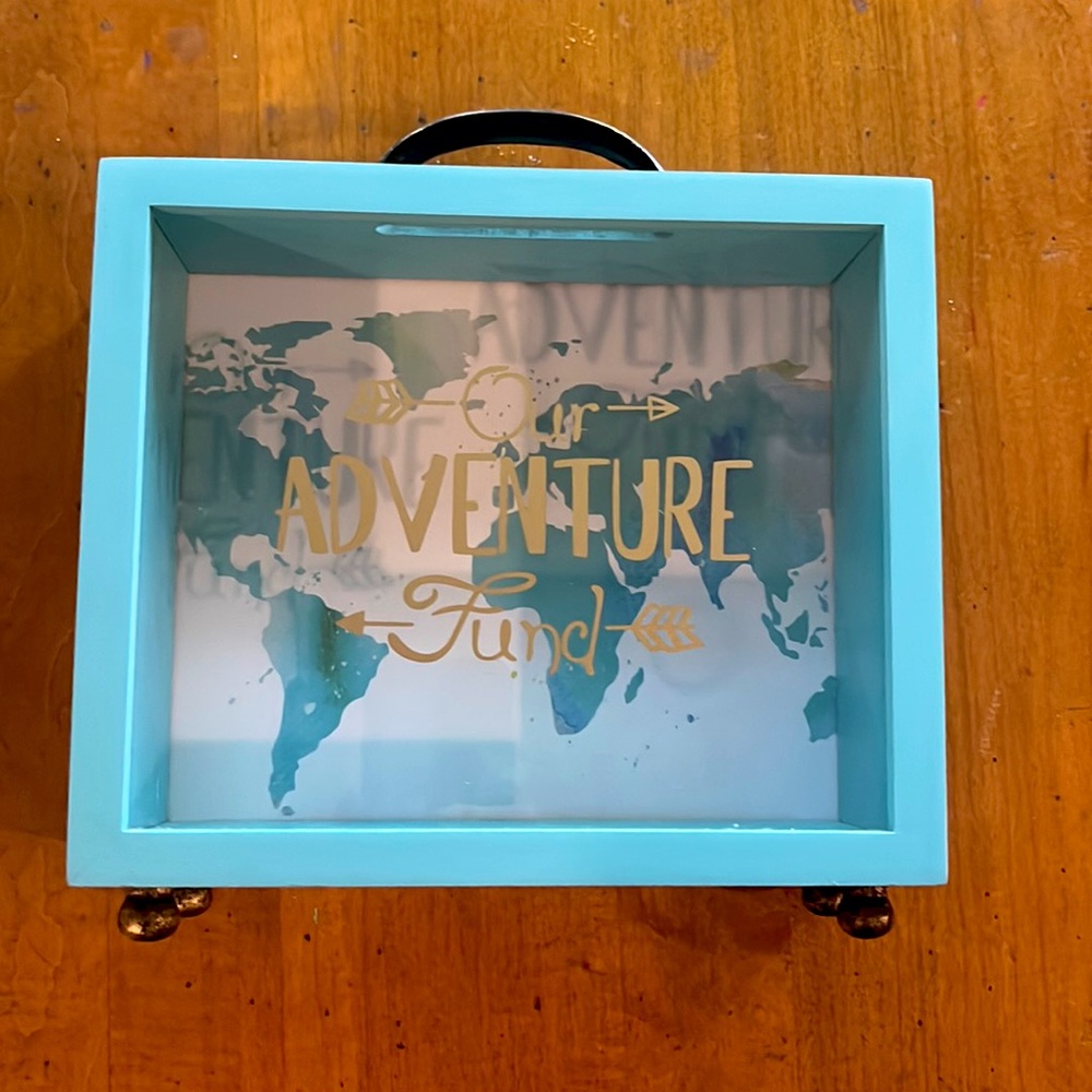 Adventure fund decor/bank